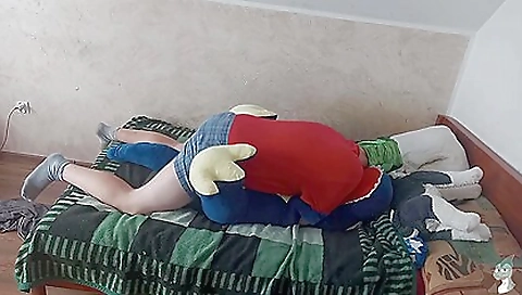 Busty amateur amateur video solo action on the bed