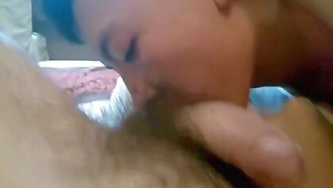 Asian babe gets nailed in bareback in amateur porn video