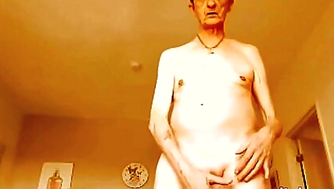 Big cock amateur brunette making a double exposure video