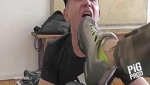 I fuck my legs stretching dildo in amateur fetish video