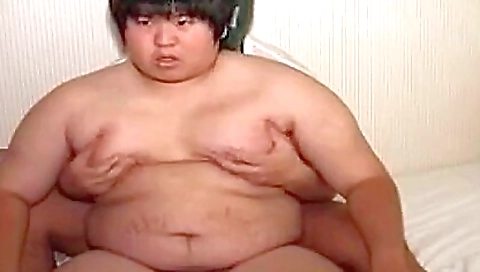 Japanese slut in a homemade porn video is getting fucked