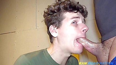 Amateur babe gets a cumshot from her dad on bareback